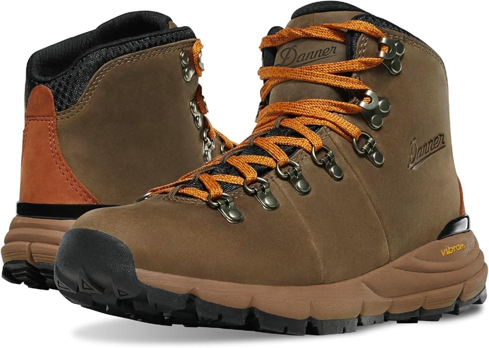 Front and side view of the Danner Mountain 600 boot in Chocolate Chip Golden Oak with orange laces and Vibram sole.